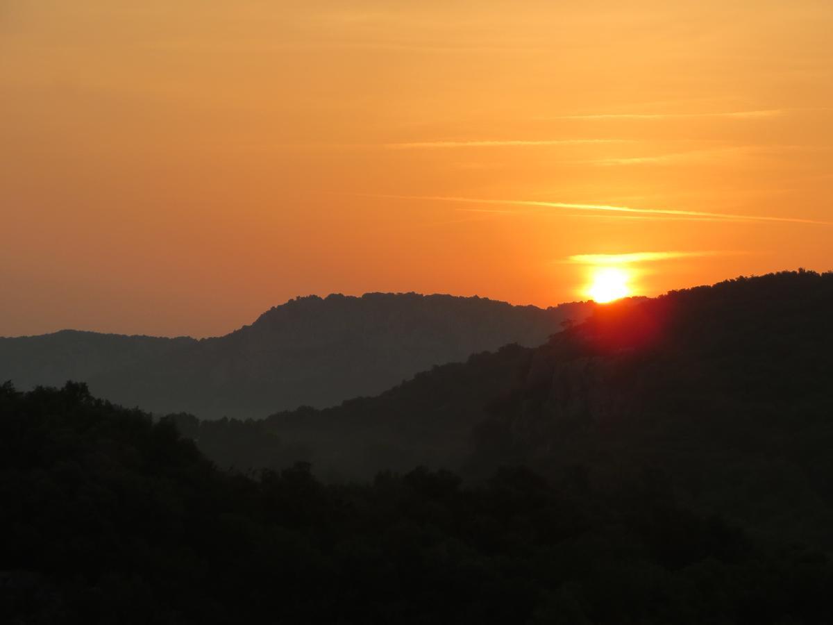 Les Hauts D'Issensac Causse-de-la-Selle Esterno foto